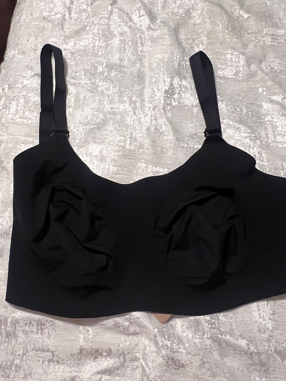 Knix Wireless LuxeLift Contour / WingWoman Bra - Black - Size 8 (36 D/DD)